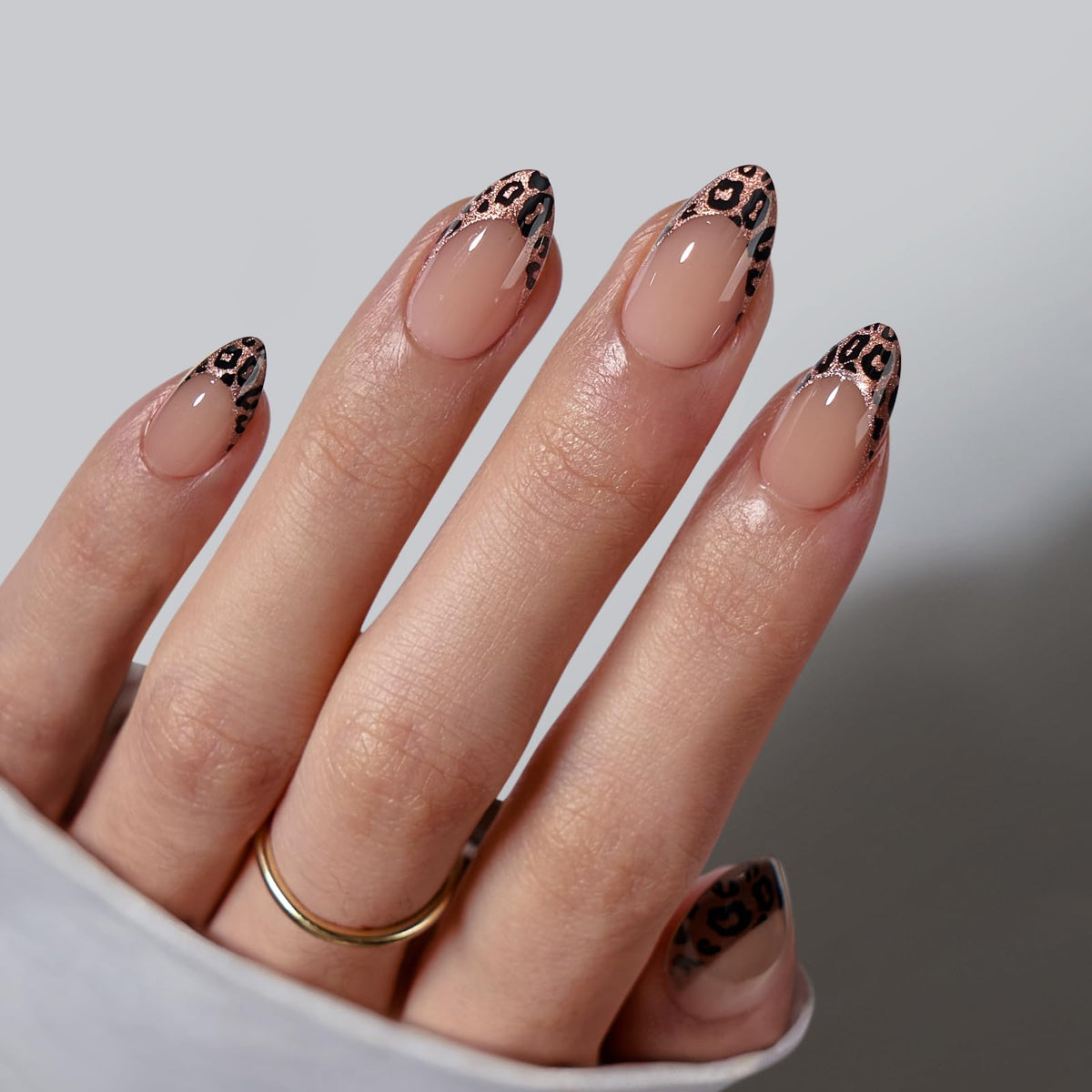 BTArtbox Press On Nails, Short Almond French Tip Nails, 32Pcs Full Kit