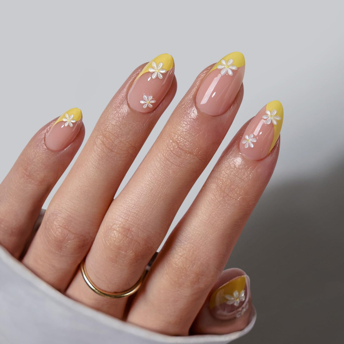 BTArtbox Press On Nails, Short Almond French Tip Nails, 32Pcs Full Kit