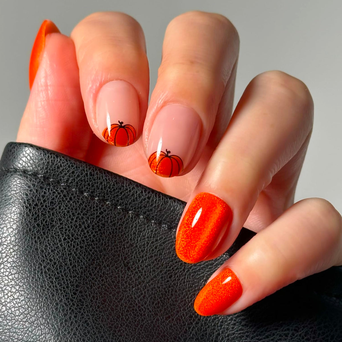 Glamnetic Halloween Press On Nails, Short Oval Cat-Eye, Bitter Orange
