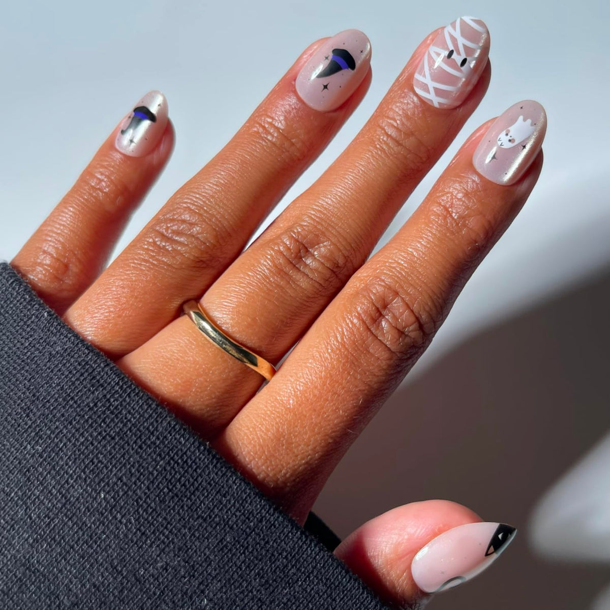 Glamnetic Halloween Press On Nails, Short Oval Cat-Eye, Bitter Orange
