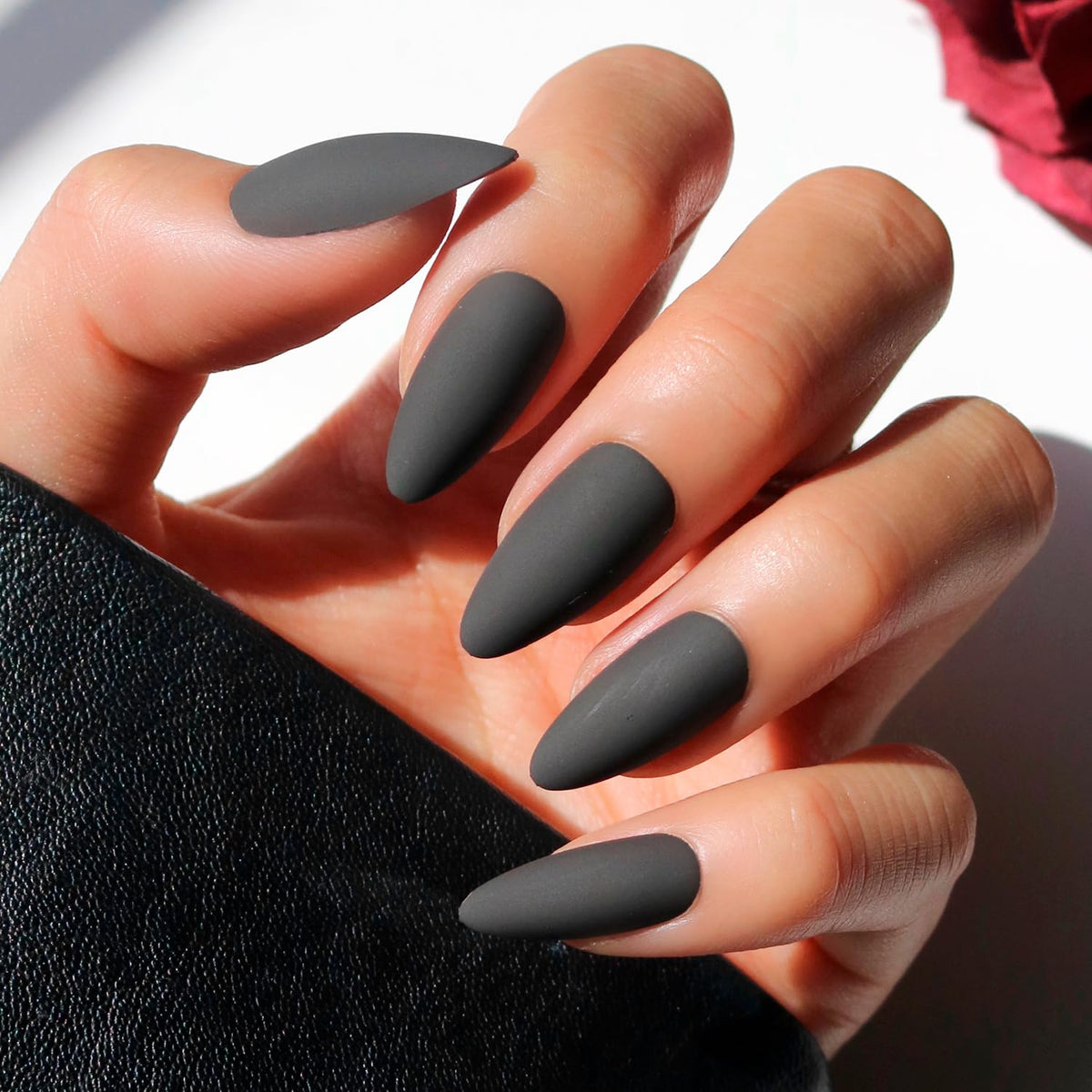 Glamnetic Halloween Press On Nails, Short Oval Cat-Eye, Bitter Orange