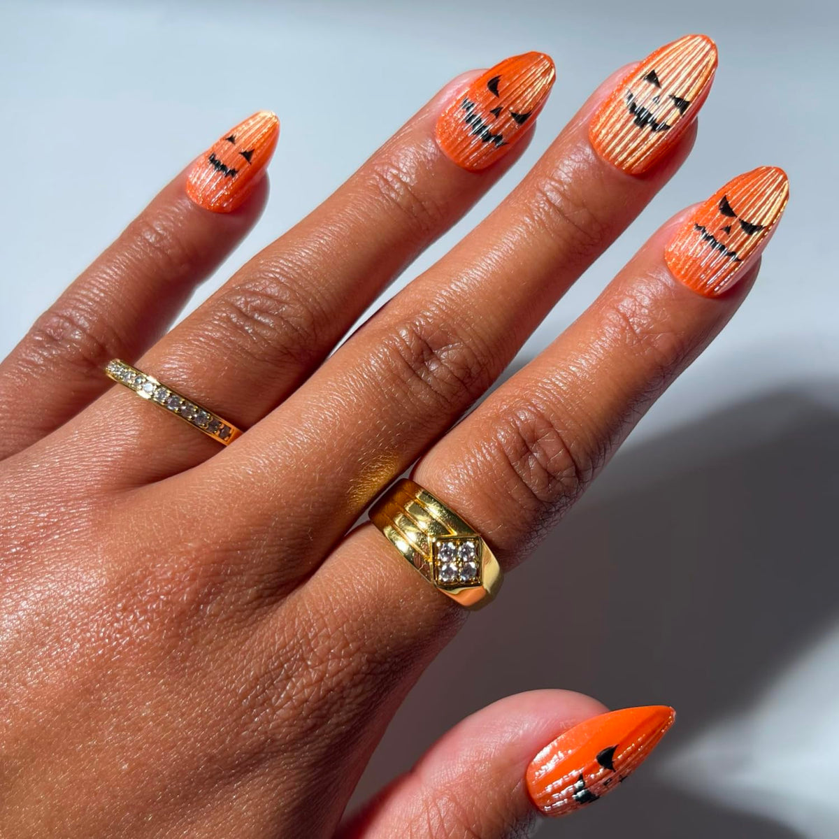 Glamnetic Halloween Press On Nails, Short Oval Cat-Eye, Bitter Orange