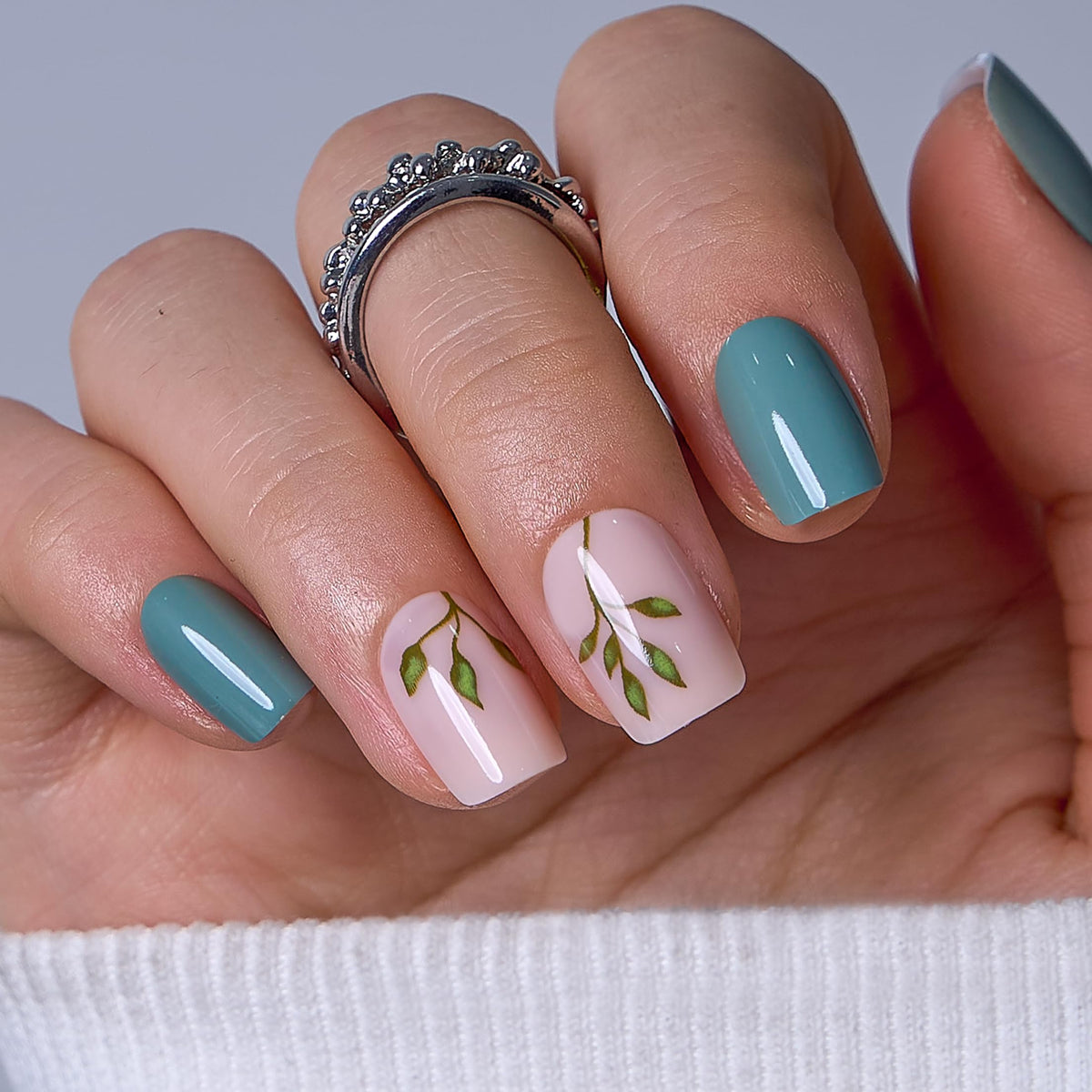 CurvLife Short Square Ombre Cat Eye Press On Nails, Obsidian Fade Black