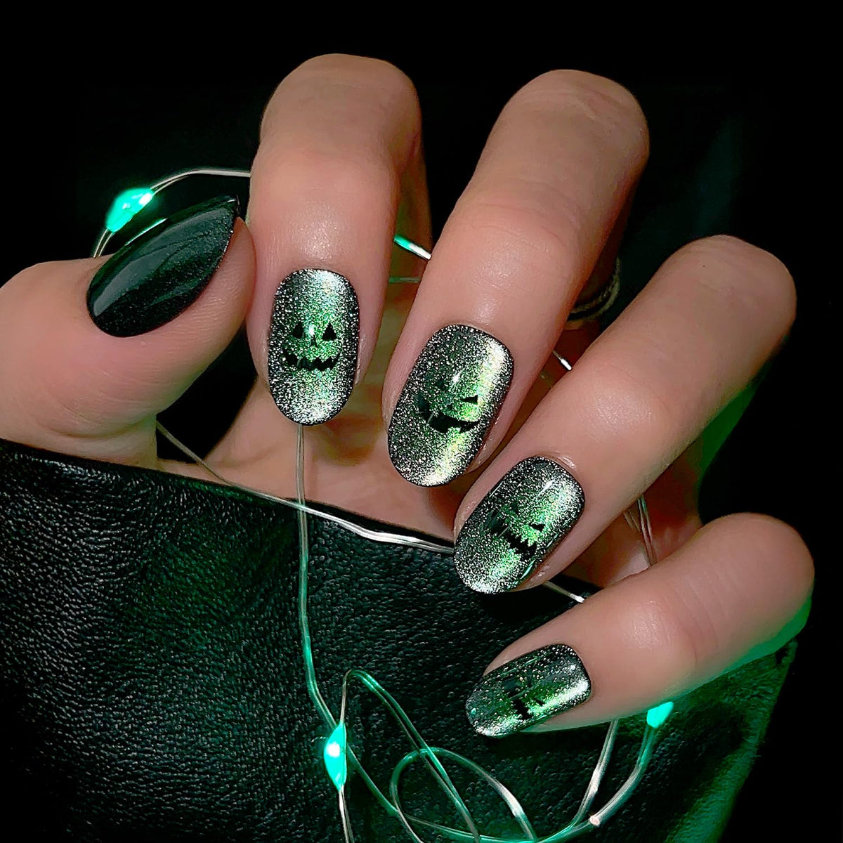 Glamnetic Halloween Press On Nails, Short Oval Cat-Eye, Bitter Orange